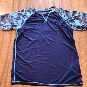 32 Degrees Cool Tee with Navy and Camouflage